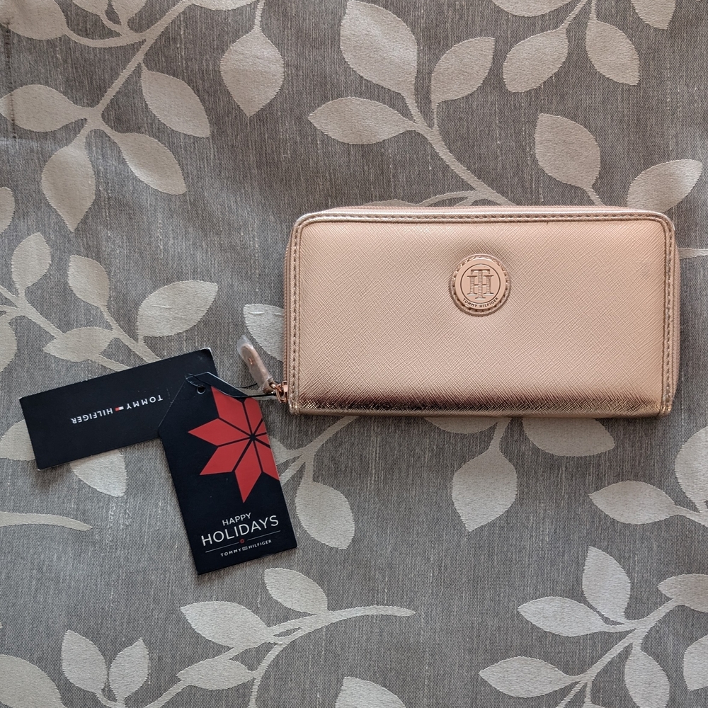 Tommy Hilfiger Gold Wallet